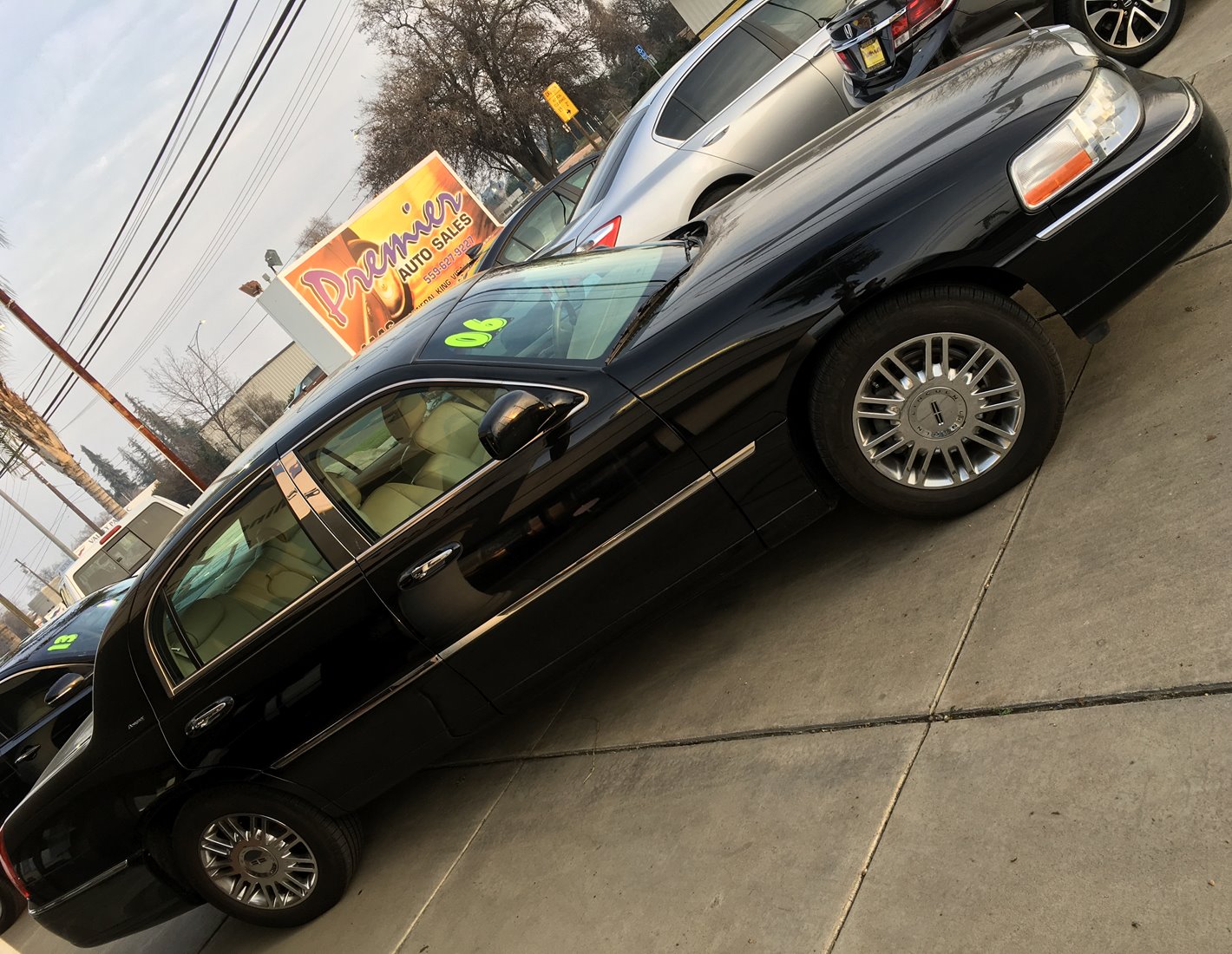 2006 Lincoln Town Car at Premier Auto Visalia